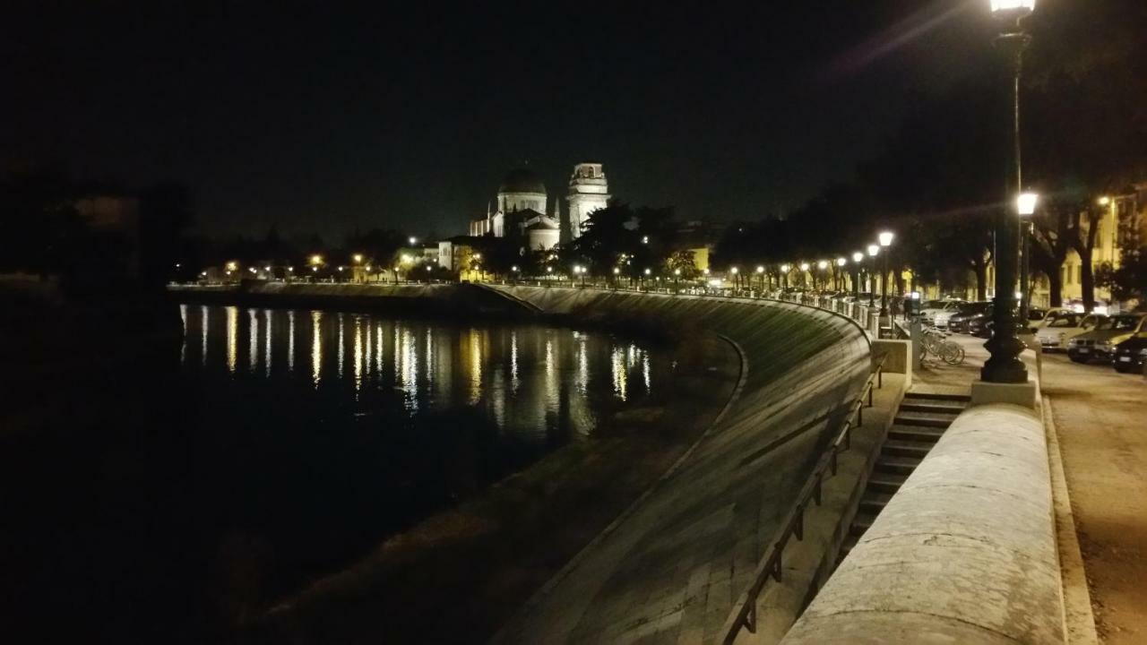 Lo Scoiattolo Acomodação com café da manhã Verona Exterior foto